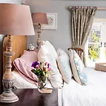 1 Bed In Settle Oc-77800 *